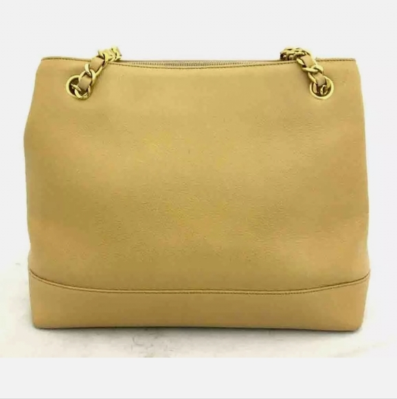 CHANEL Beige CC Caviar Tote - Picture 4 of 10